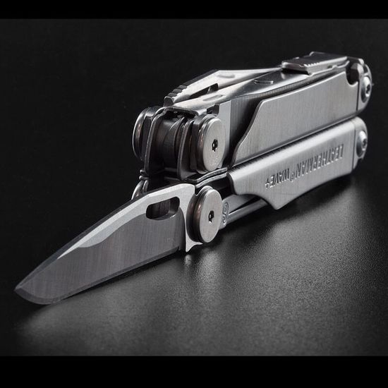 Мультитул-инструмент Leatherman Мод. WAVE Plus (18 инструментов)(10см)(241г.)(чехол: нейлон BLACK M)