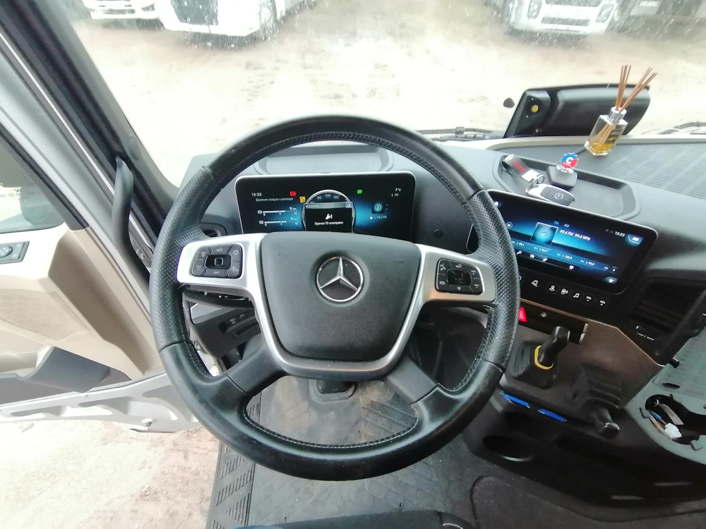 Mercedes-Benz ACTROS 4x2 Седельный тягач 1848 (Дизельный, 12,8 л, 476 л.с., АТ)
