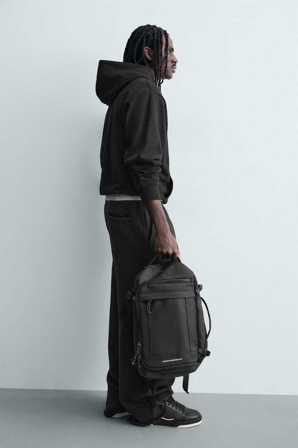 ZARA РЮКЗАК ИЗ ВЫСОКОТЕХНОЛОГИЧНОЙ ТКАНИ ДЛЯ ПУТЕШЕСТВИЙ, ЧЕРНЫЙ