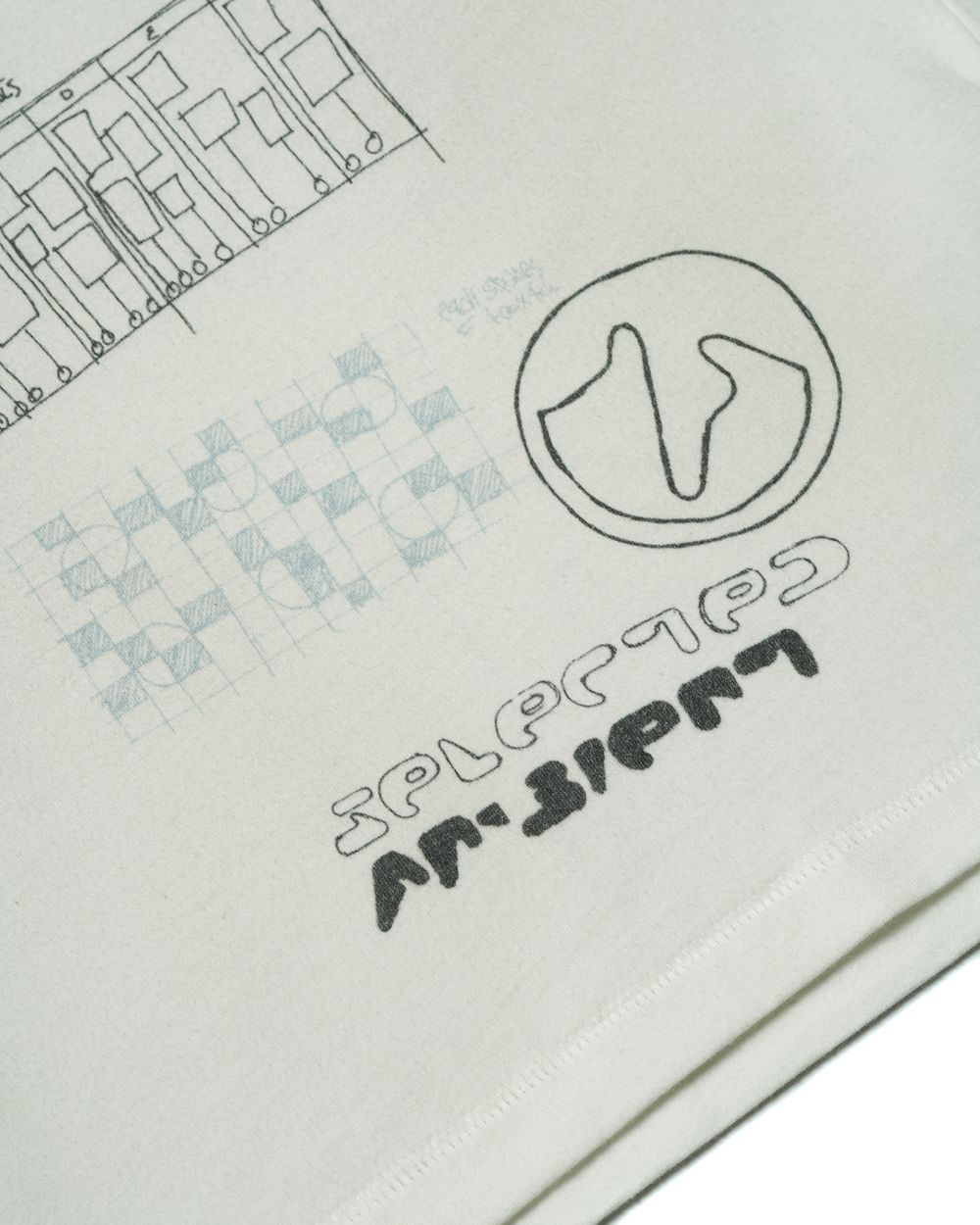 A—SKETCH t-shirt old white