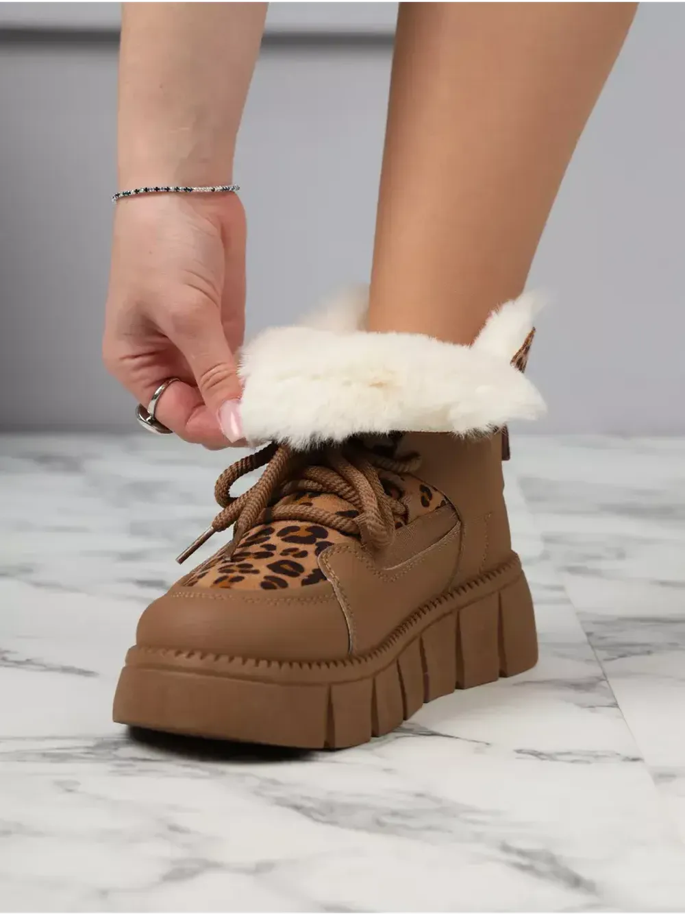 Зимние ботинки на платформе