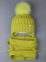 Шапка для девочки зимняя вязаная и снуд