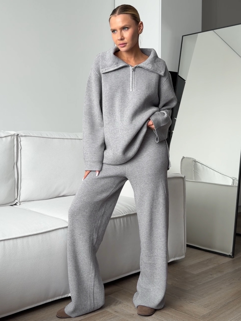 Комплект вязаный, брюки и свитер с молнией