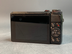 Canon PowerShot G7X едва заметный скол на экране