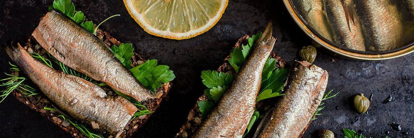 При заказе от 1500 с предоплатой баночка шпрот к новогоднему столу в подарок! Акция  действует до 15 декабря.