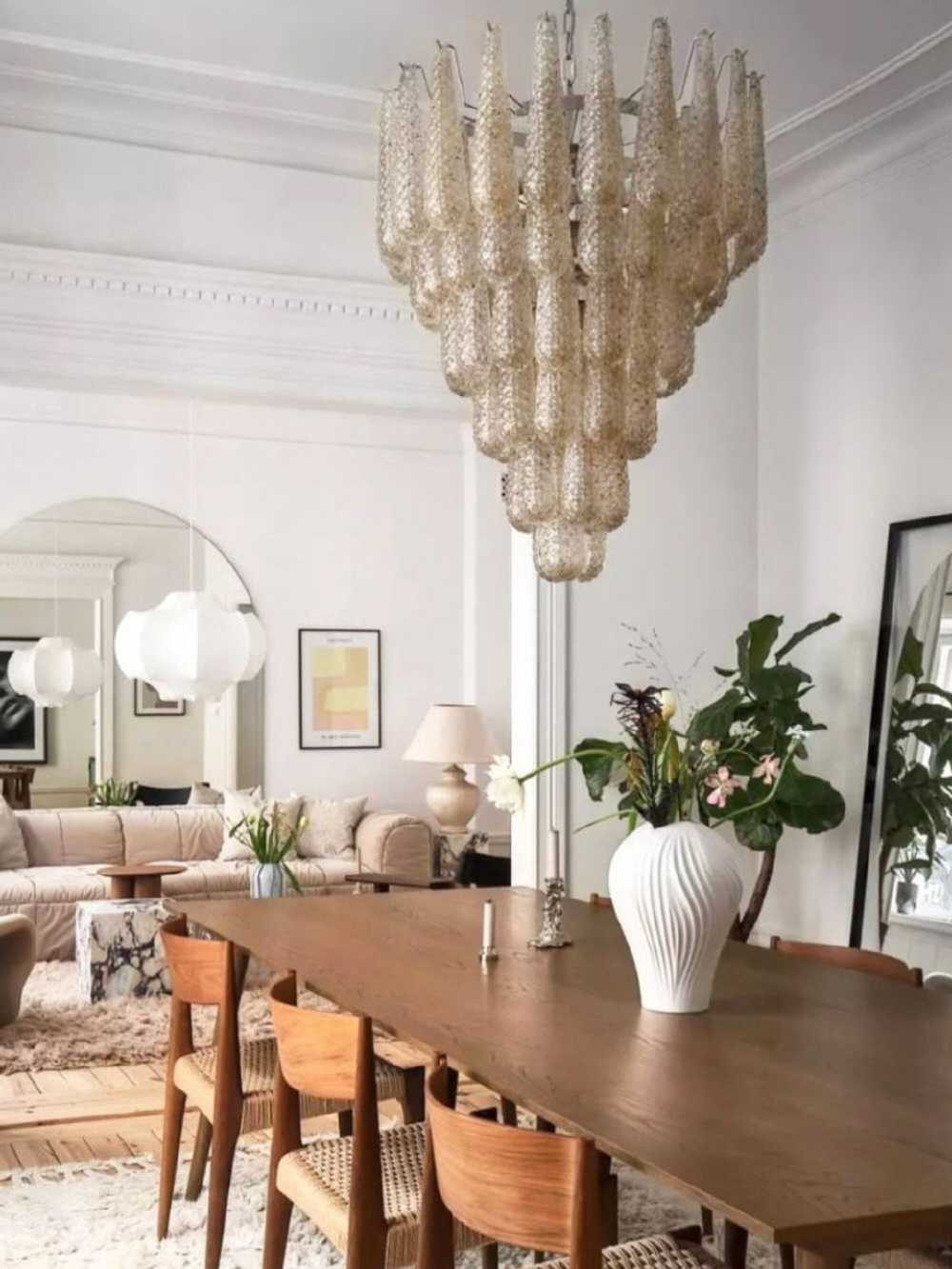 Эффектная люстра с каскадом фактурных стеклянных подвесок ✨