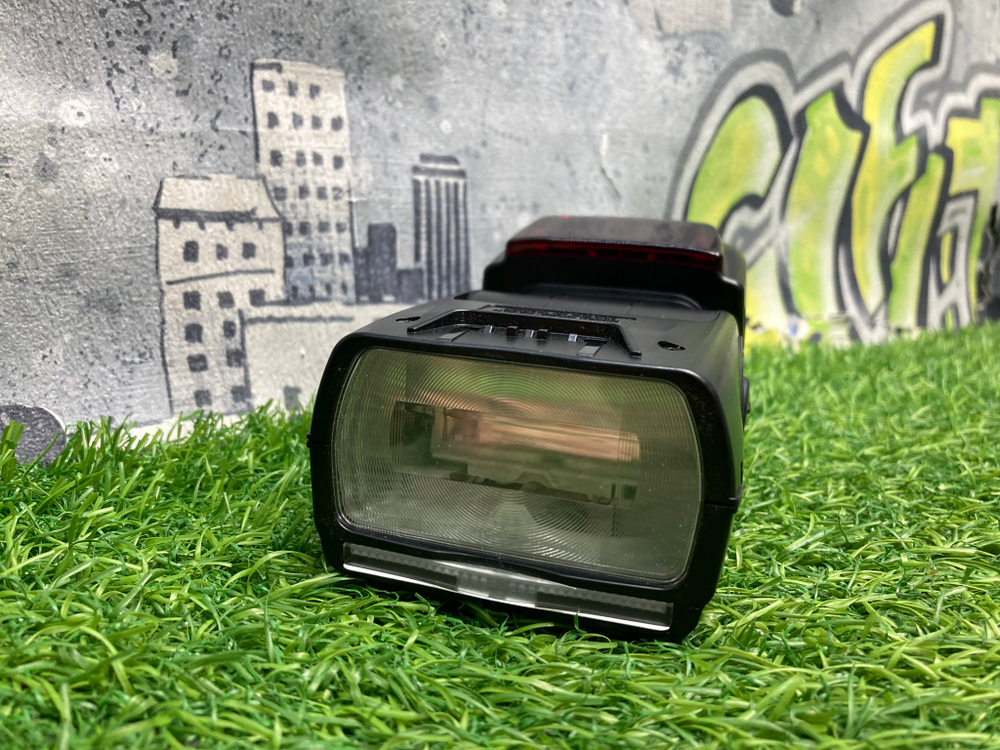 Nikon Speedlight SB-700