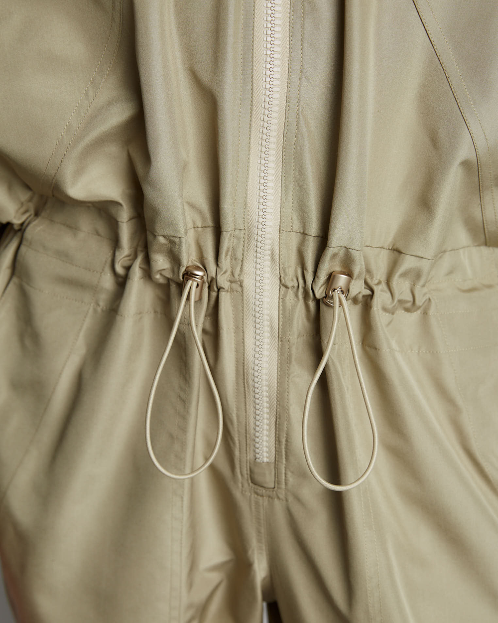 Комбинезон из шелка хаки