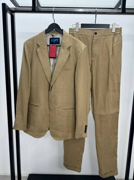 Льняной костюм Kiton