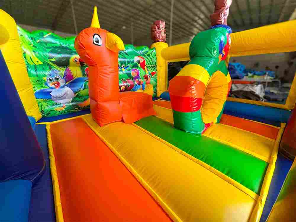Коммерческий надувной батут «Попугайчики 2» без горки, размер 3,5*3,5*2,5 м