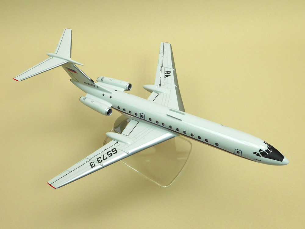 Модель самолета Ту-134Б-3 (М1:100, СЛО России)