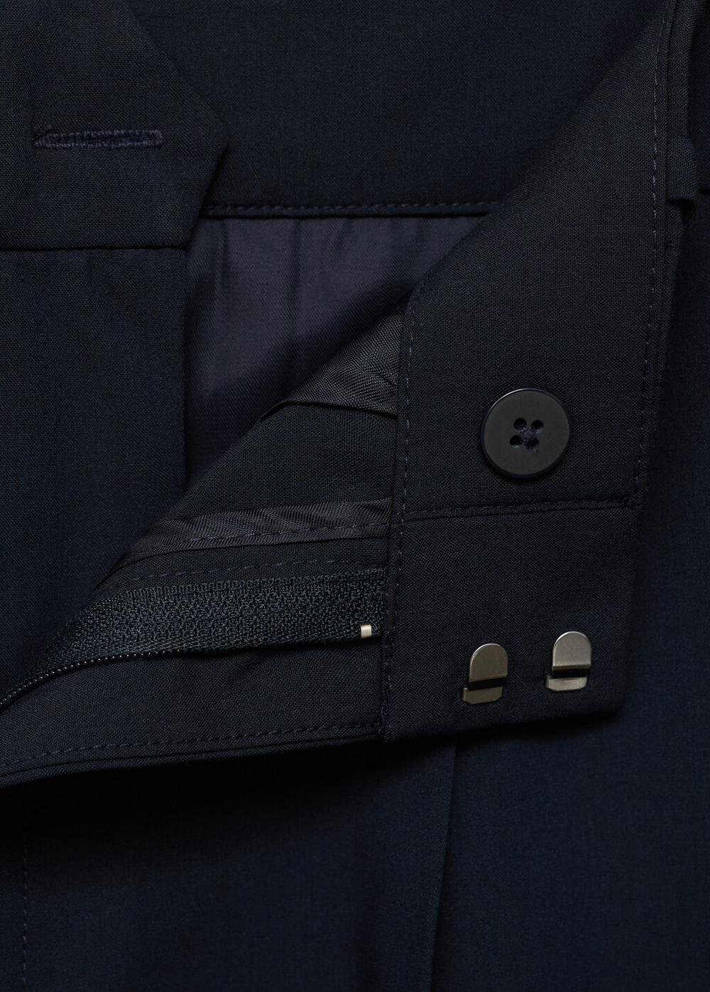 Брюки с широкими штанинами и низкой посадкой