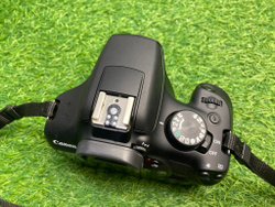 Canon 1300D + 18-55mm 3.5-5.6 IS II (3.500 кадров)