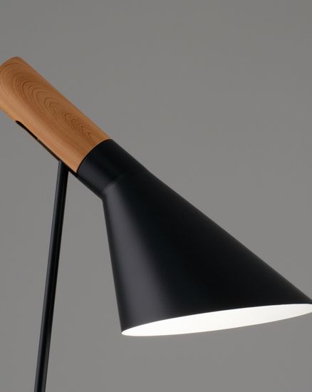 Лампа настольная Moderli V11333-1T Turin