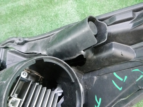 Битая Фара правая Subaru Outback 5 (2014-2018) LED