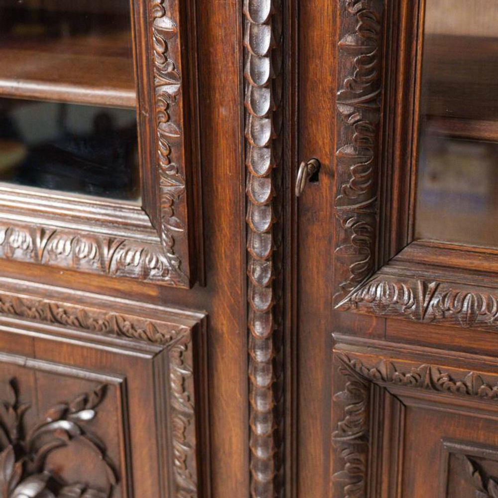 Шкаф из рыцарского зала