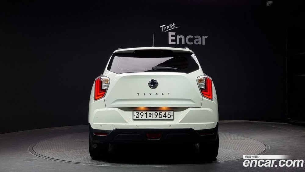 KG Mobility (Ssangyong) Very New Tivoli Бензин 1.5 2WD (12.2019)