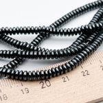 Гематит Рондель бусины (имитация), цвет черный, размер около 4*2 мм, цена за отрезок 19 см (1/2 нити)