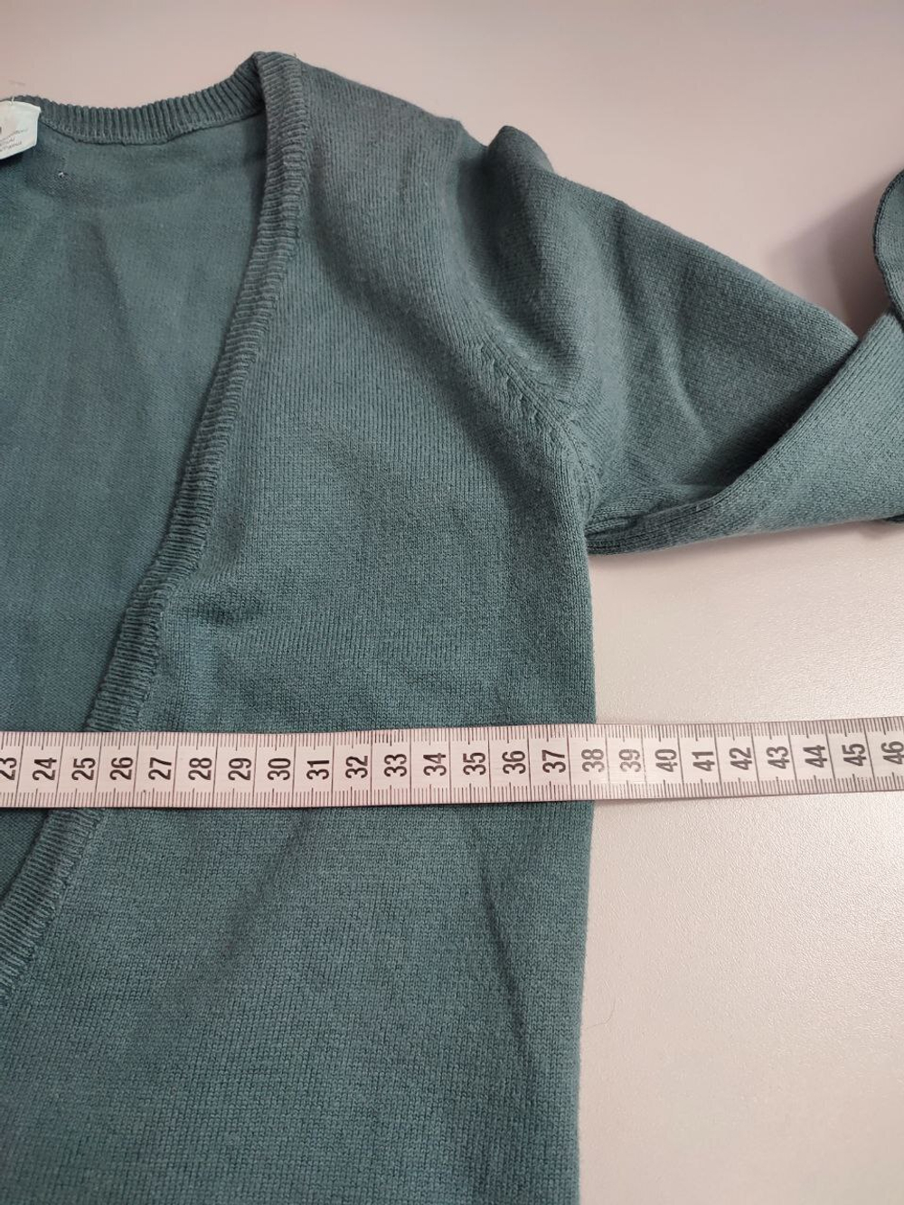 Джемпер с глубоким вырезом 46 размер