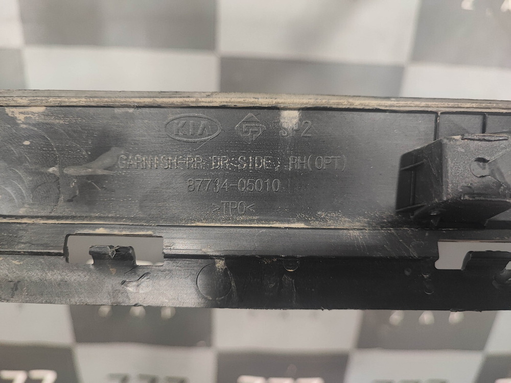 Накладка двери задней правой Kia Seltos 19-23 Б/У Оригинал 87734Q5010