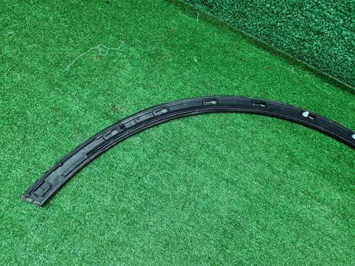 Расширитель передний правый Bentley Bentayga 15-20