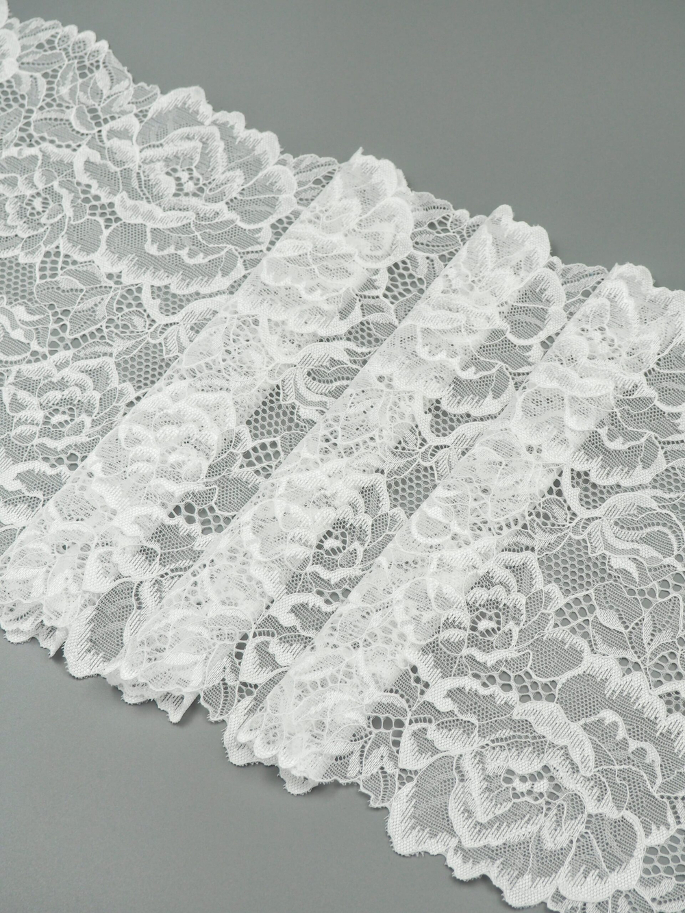 Эластичное кружево теплое белое ширина 21 см ОТРЕЗ 1,6 брак