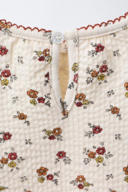 ZARA ЖАТАЯ ФУТБОЛКА В ЦВЕТОЧЕК, ЭКРЮ