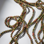 Унакит натуральный, бусины в форме шара 4,3мм