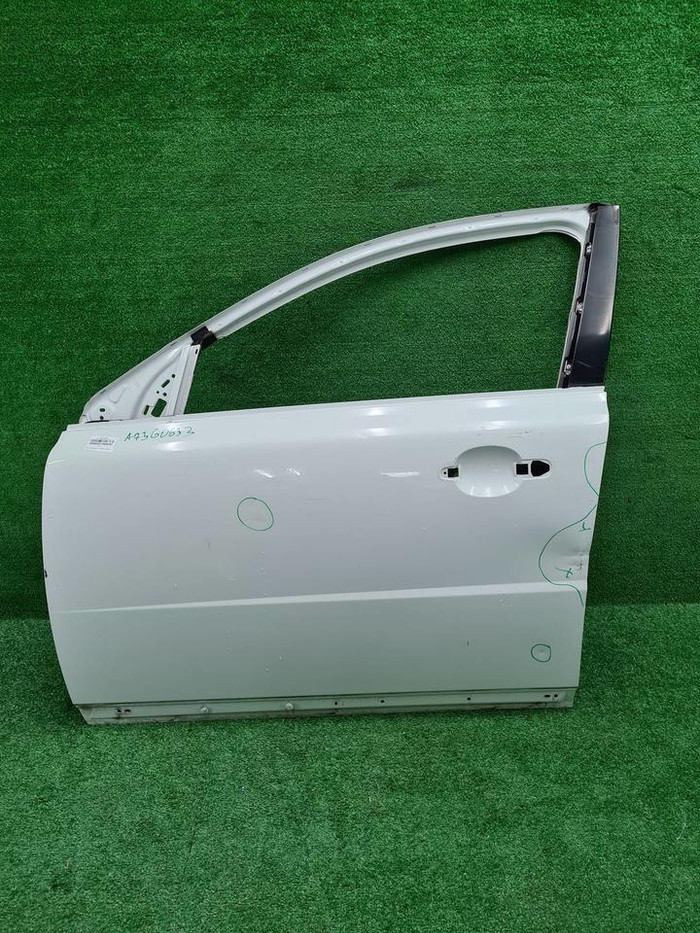 Дверь передняя левая Volvo XC70 2 (2007-2016)