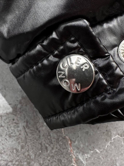 Пуховик Moncler