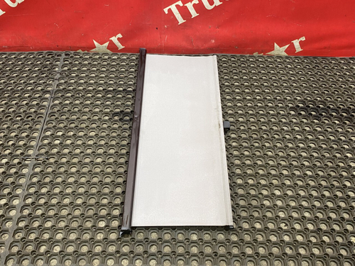 Солнцезащитная шторка 2019г