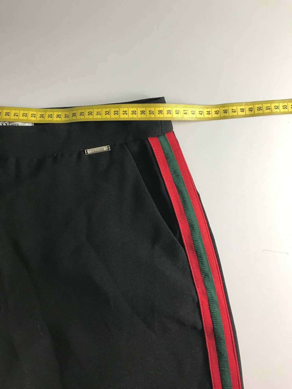 Брюки с яркими лампасами, маркировка 40, визуально на 46 размер