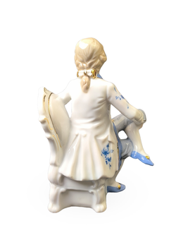 Фарфоровая статуэтка "Придворный музыкант" Kato Kogei