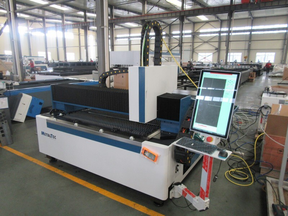 MetalTec 1530 S (1000W) оптоволоконный лазерный станок для резки металла