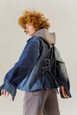 Джинсовая куртка со шнуровкой на спине, синяя