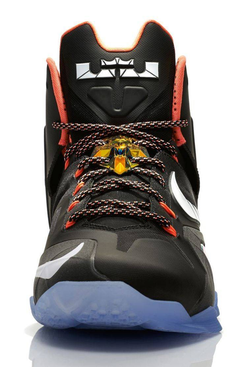 Lebron 11 white and gold hot sale