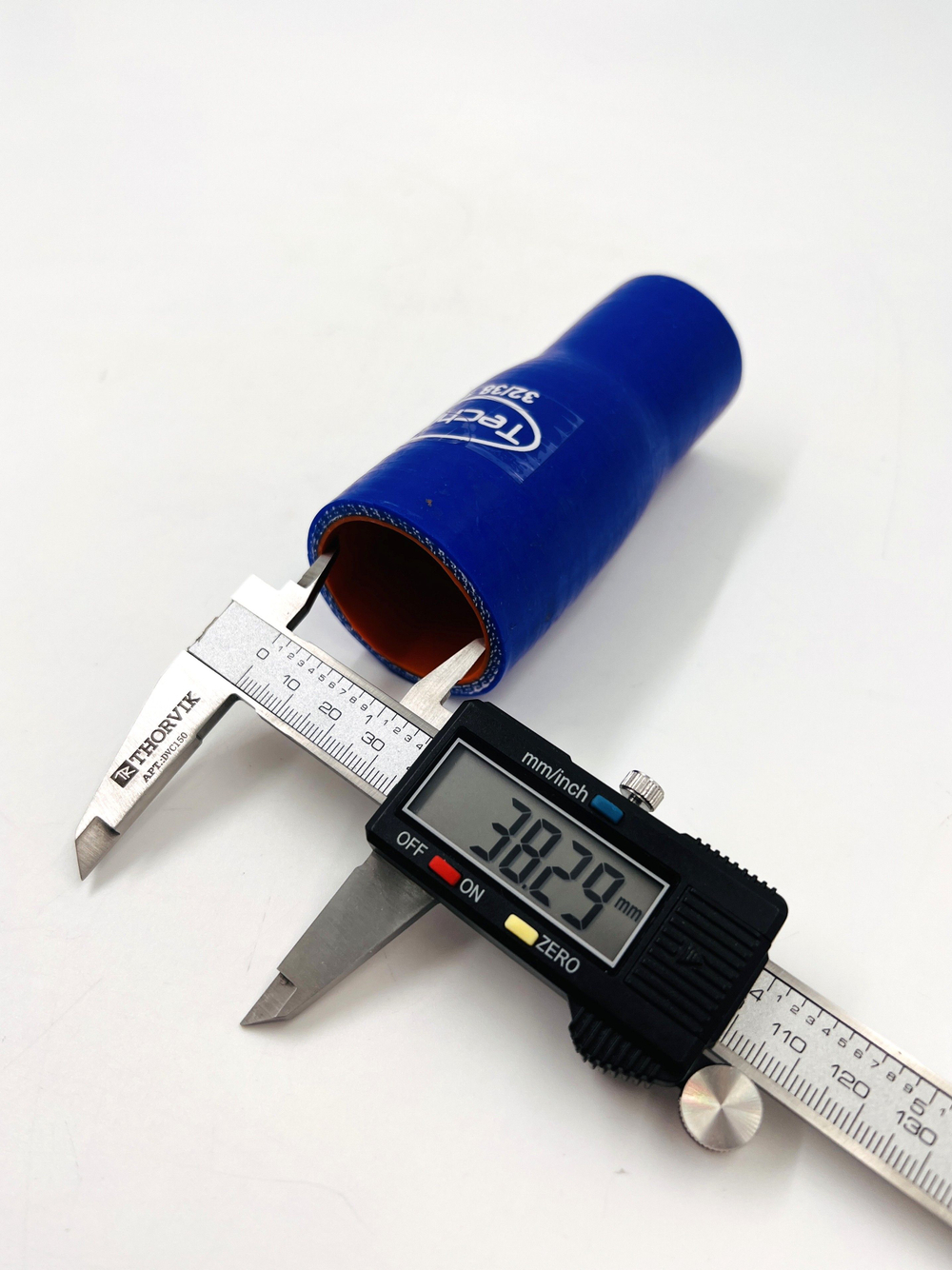 Патрубок переходной прямой универсальный D32x38 силикон 1 шт