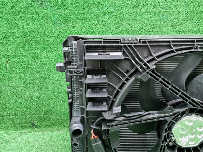 Кассета радиаторов BMW 3er G20 (2018-н.в.)