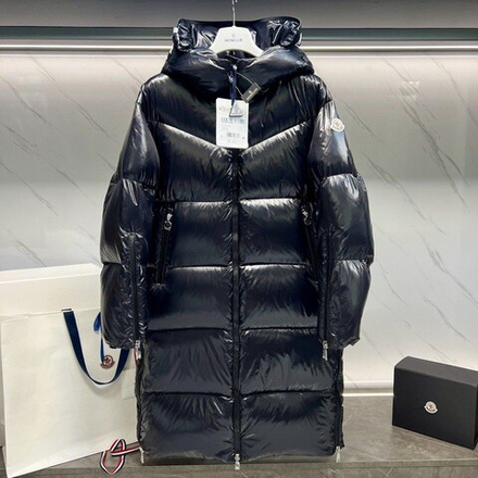 Пуховик Moncler