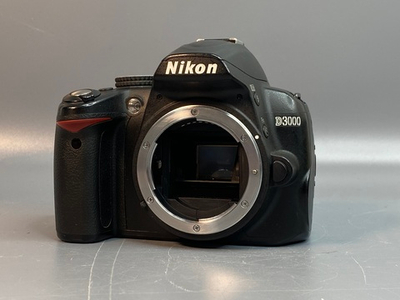 Nikon D3000 Kit 18-55mm 22.400 кадров