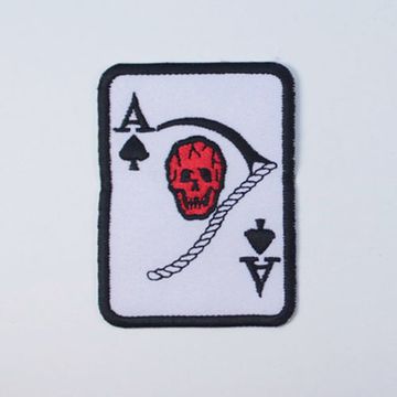Нашивка Туз (красный череп, белая)