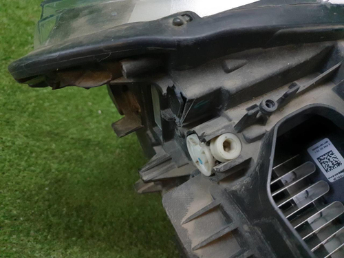 Битая Фара левая BMW X1 F48 (2015-2019) LED