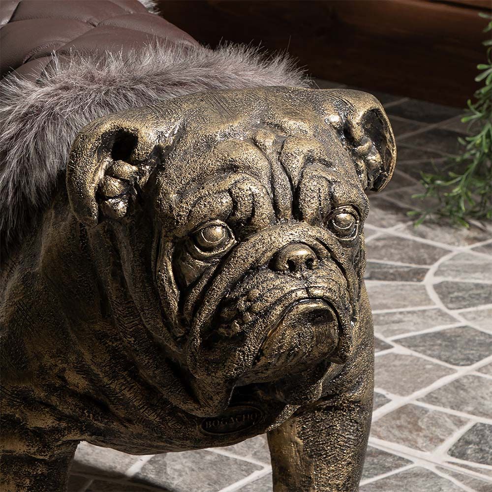 Садовая скульптура Сэр Винстон с накидкой