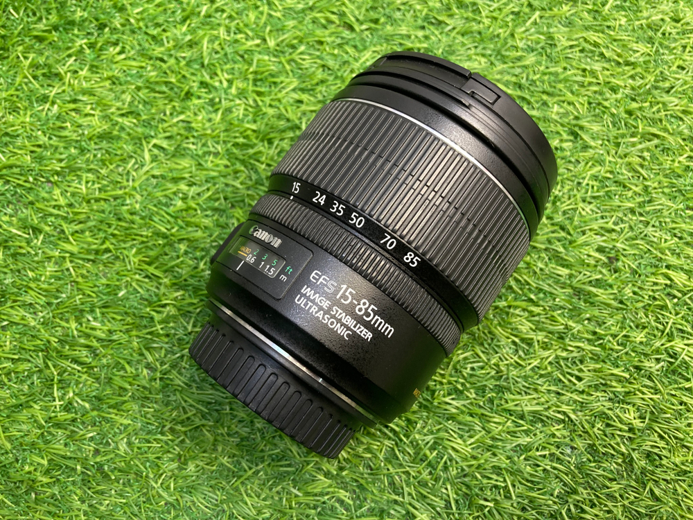 Canon EF-S 15-85mm 3.5-5.6 IS USM