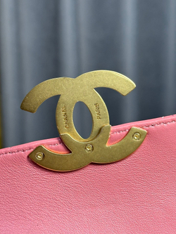 Chanel Bag 19 cm