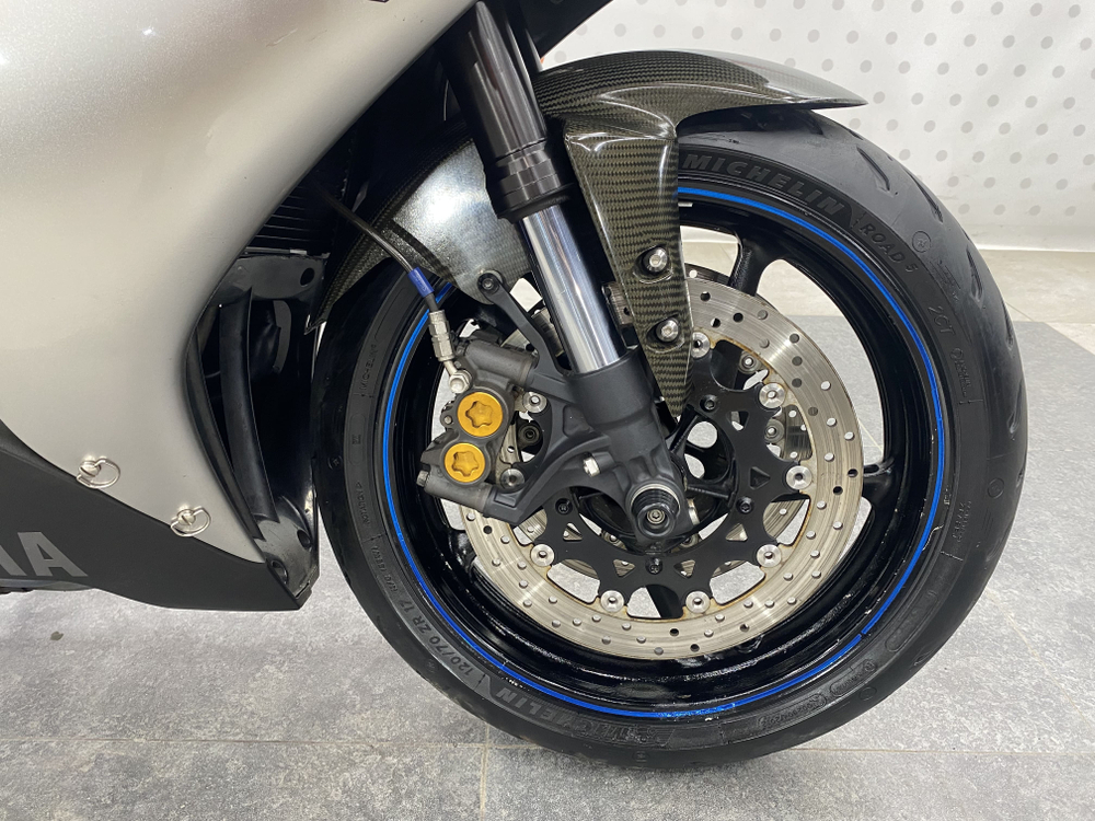 Yamaha YZF-R1 , 2004