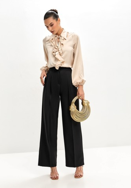 Блузка с жабо