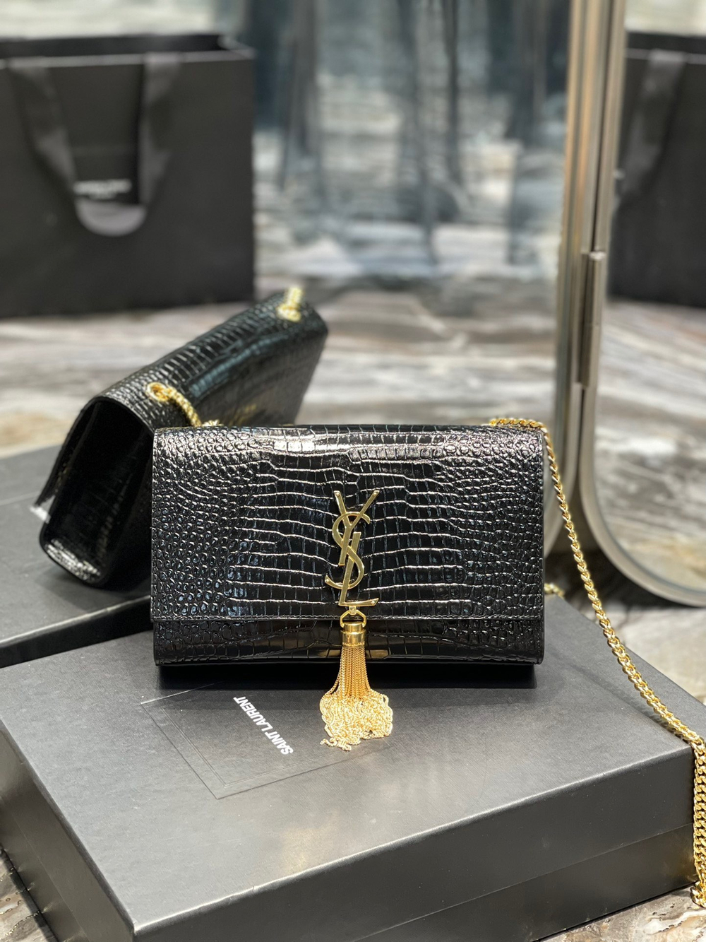 Saint Laurent Kate Medium Bag 24 cm