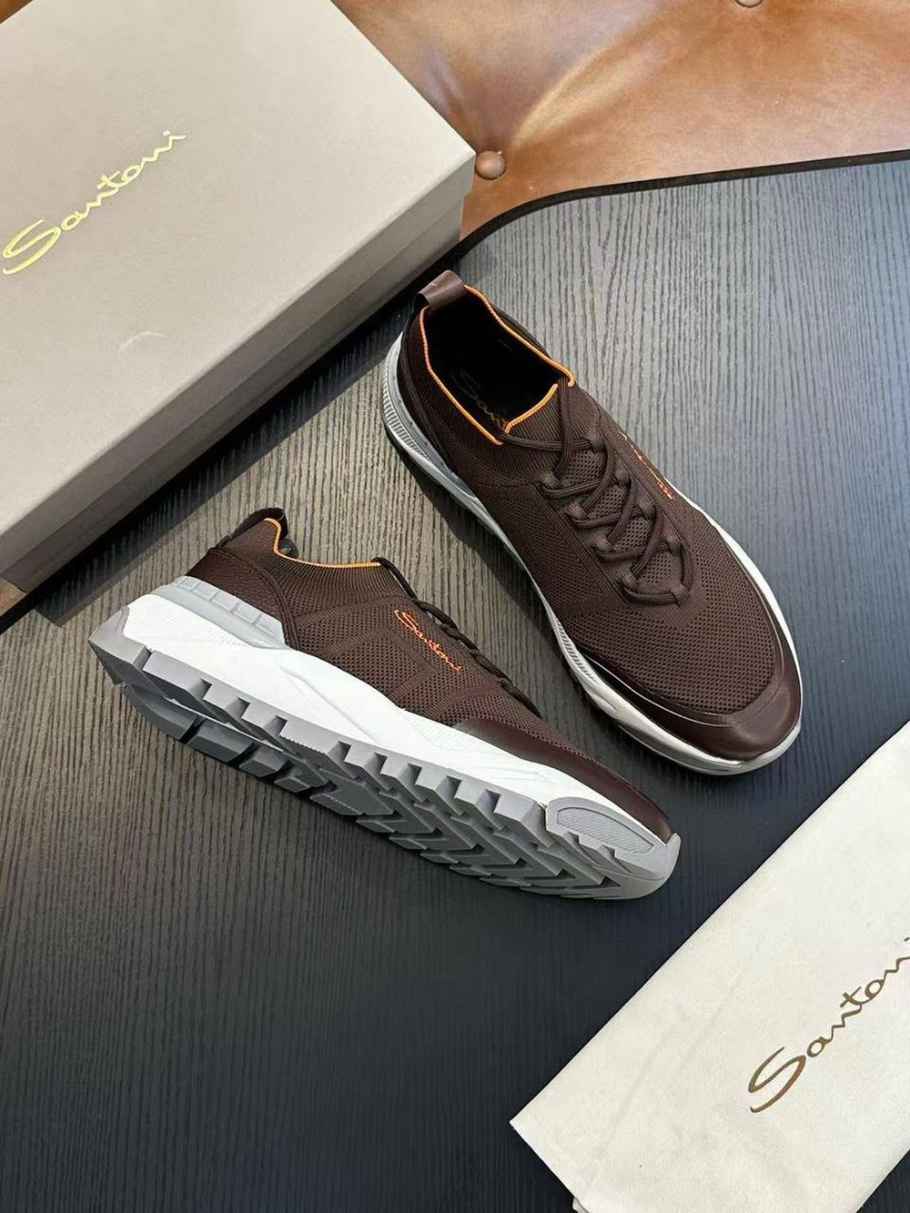 Кроссовки Santoni