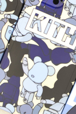 Чехол TPU с защитой камеры. Bearbrick KITH голубой